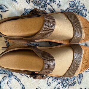 Fitflop Brown Sandals with Classic Design